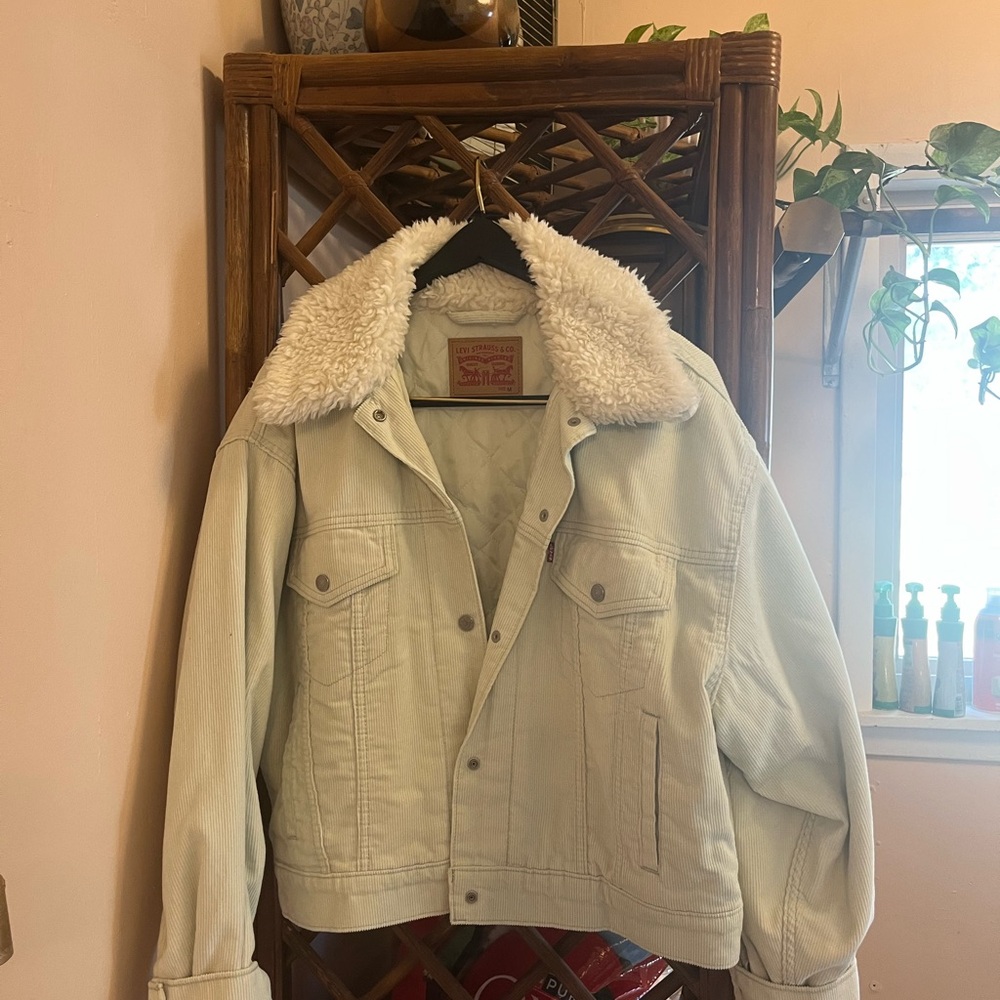 SOLD Levi's White Sherpa Collar Jacket